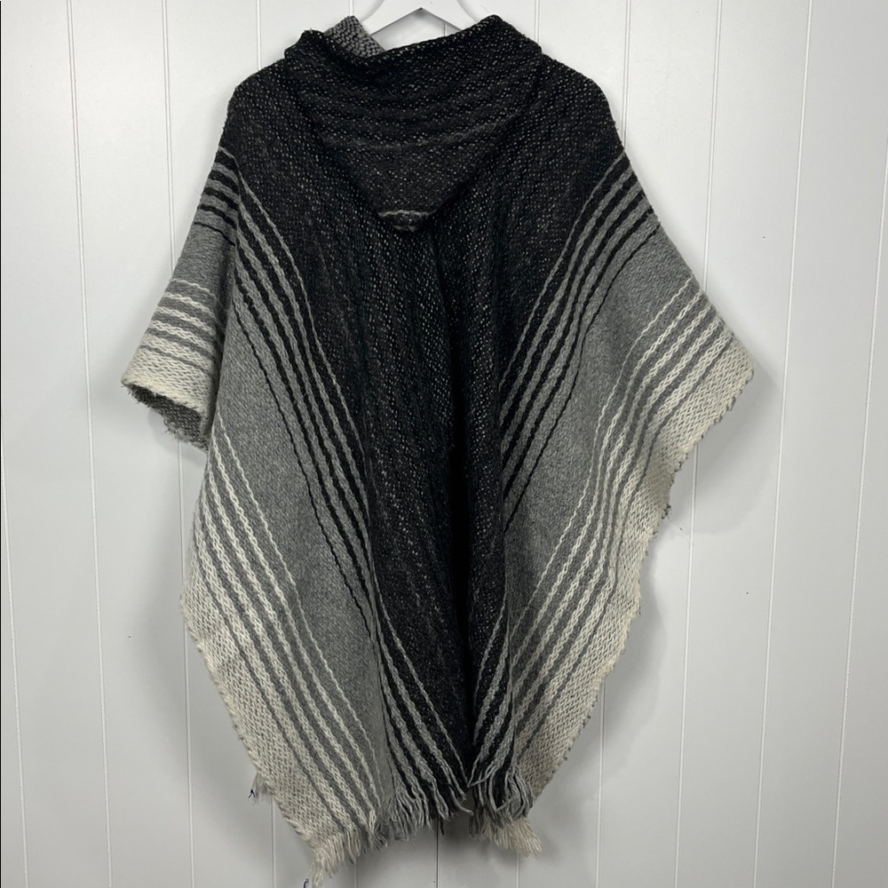 Poncho Womens Black Gray Pullover Fringe Hem Open Sides 1 Button Close Hoodie - Picture 8 of 9